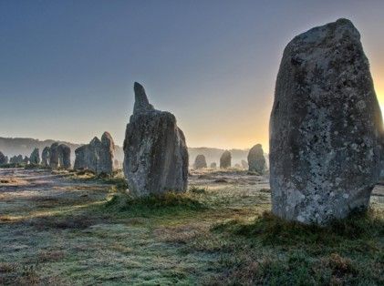 Menhirs dans la brume