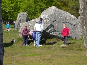 Chasse aux oeufs dans les menhirs 2017