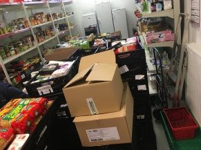 4,5 tonnes de denrées alimetnaires collectées grâce à vos dons. Merci à tous !