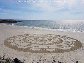 Sculpture sur sable réalisée par l'accueil de loisirs avec l'association VITA MANDALA_Avril 2019